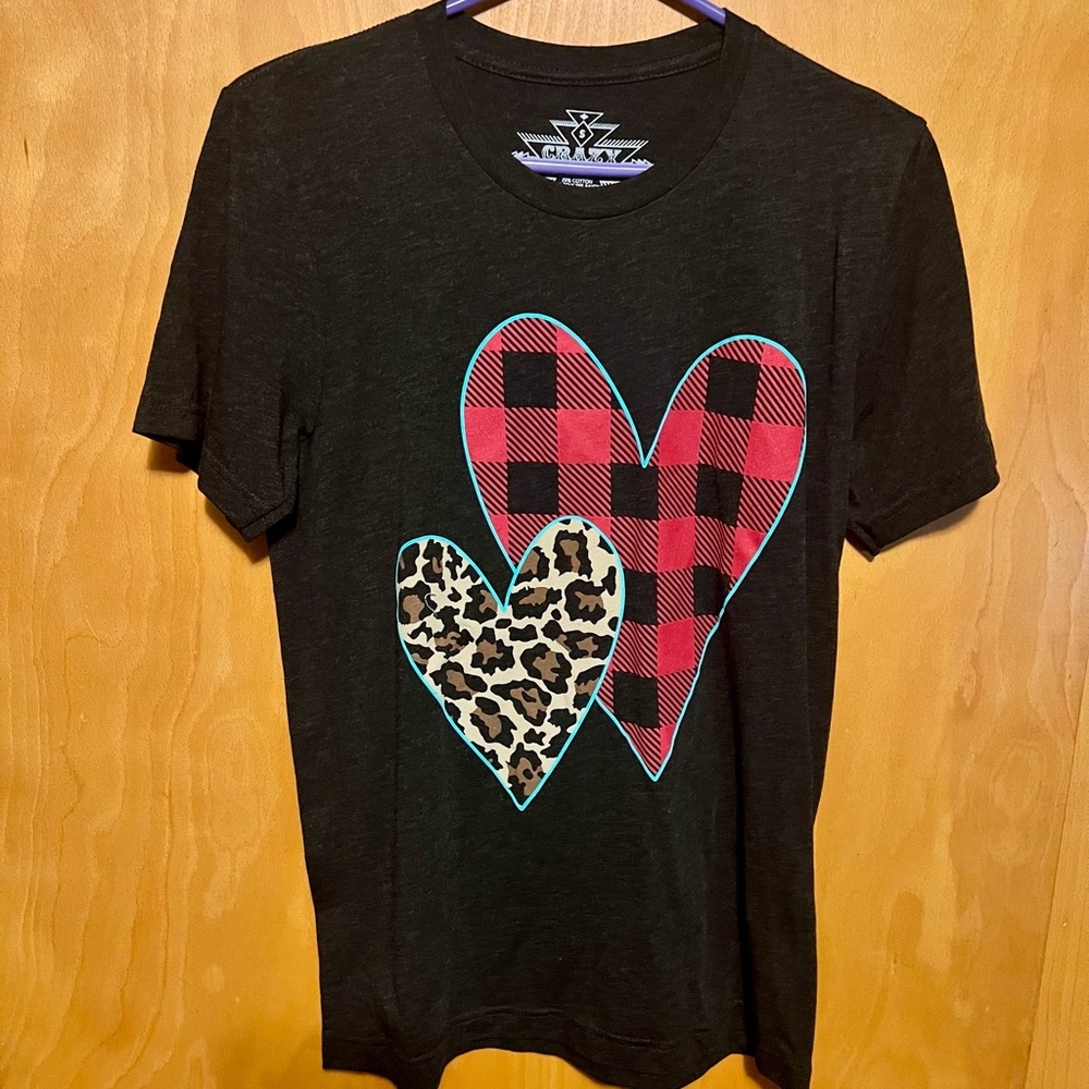 New crazy train leopard buffalo plaid heart tee S